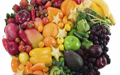 A circle arrangement of fruits and vegetables