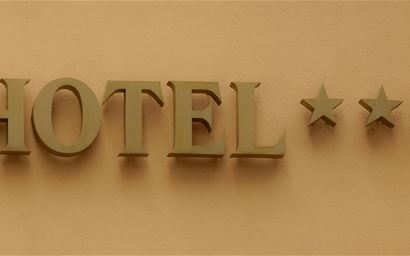 Three-star hotel sign