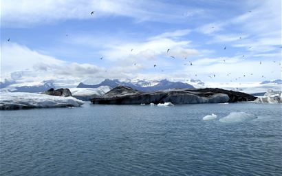 Antarctica as a 'backdrop' destination for visitors