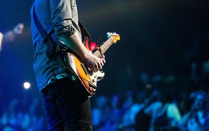 guitar in front audience 