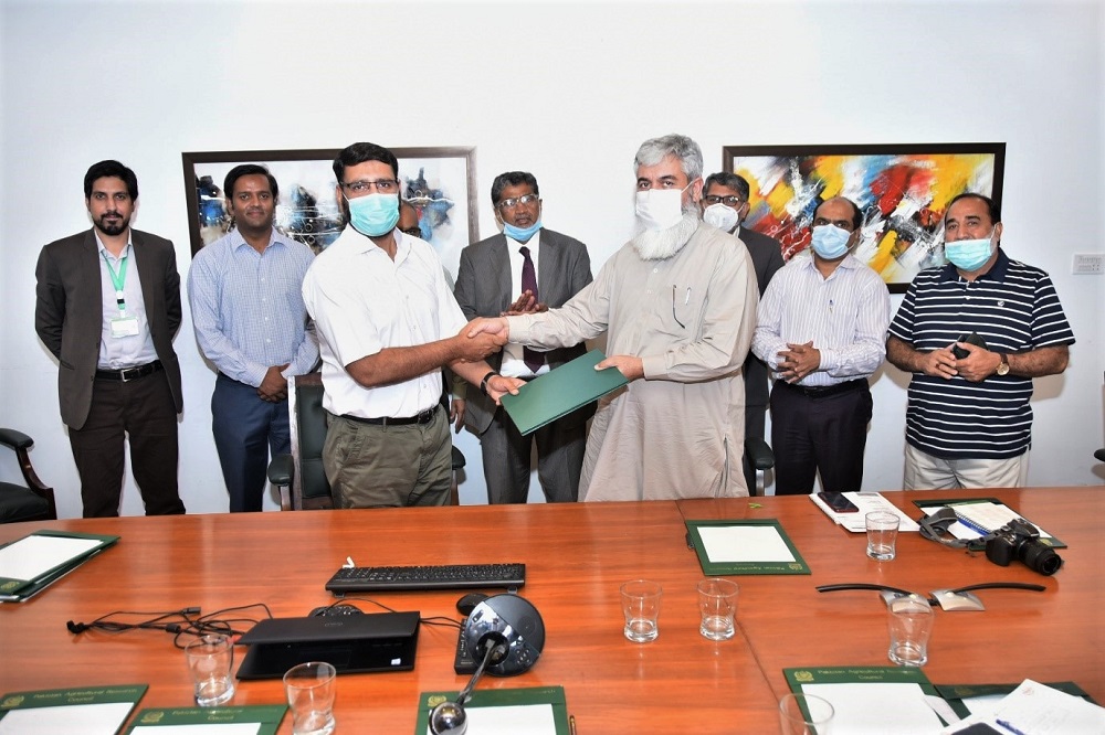 MRL signing pic3