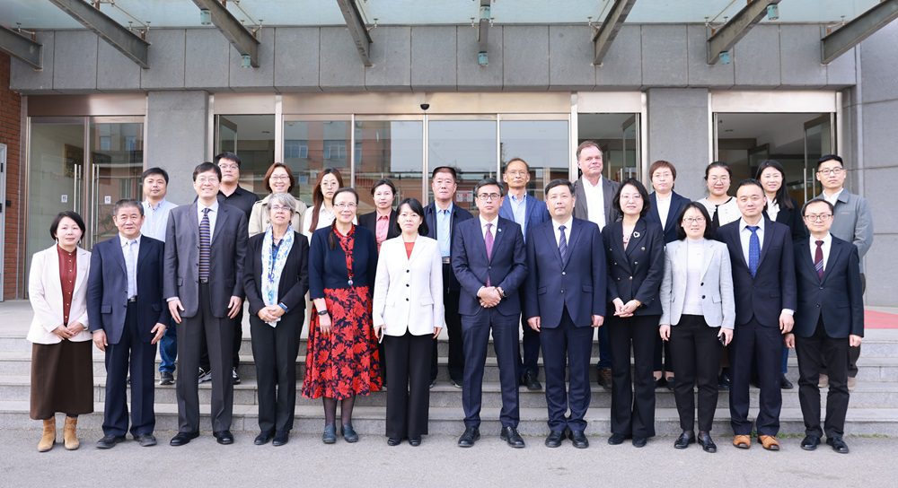 SC group photo1-small (002)