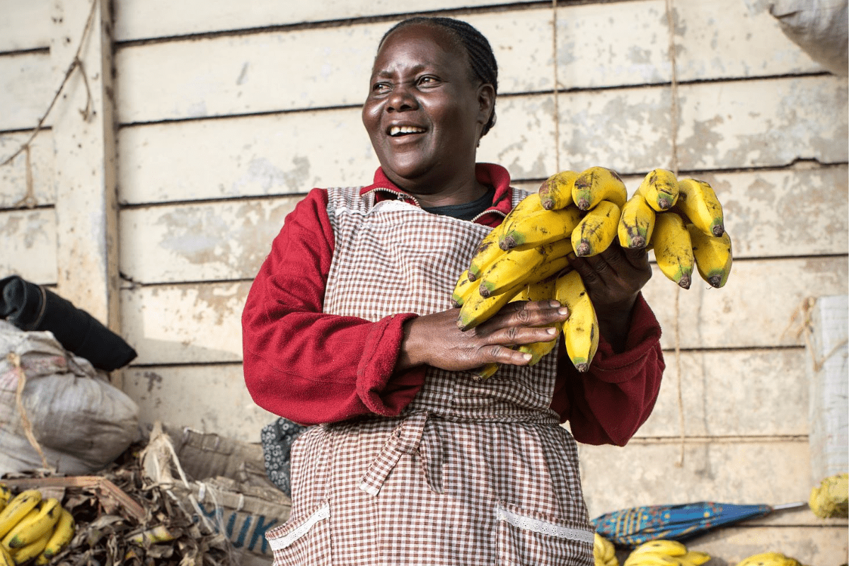 Womenwithbananas.jpg