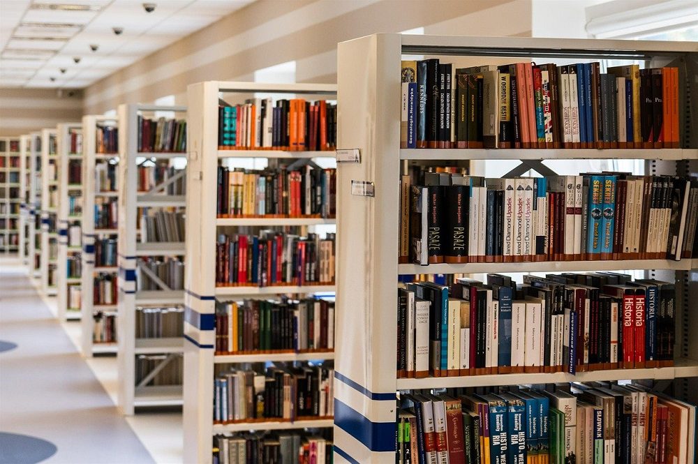library-488690_1280 Pixabay